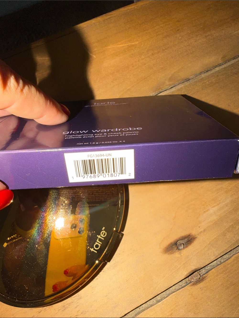 tarte Gold Glow Wardrobe Highlighting Palette Compact - Picture 4 of 10